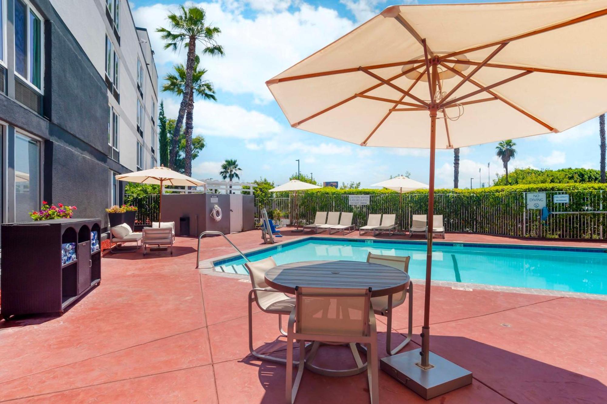 Best Western Plus Commerce Hotel Pico Rivera Ngoại thất bức ảnh