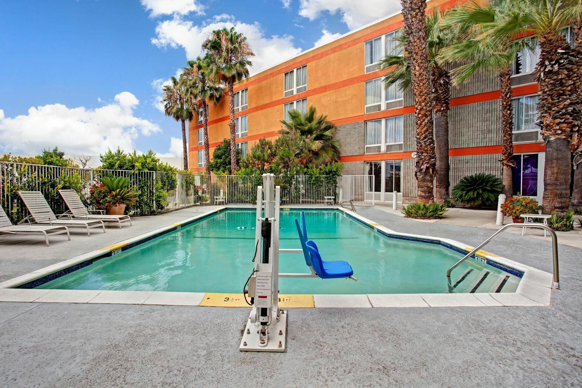 Best Western Plus Commerce Hotel Pico Rivera Ngoại thất bức ảnh